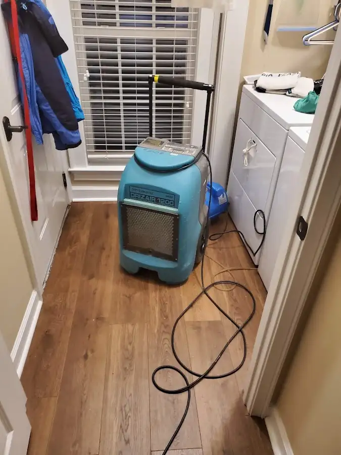 Commercial dehumidifier deployed for Crawl Space Restoration in Lago Vista